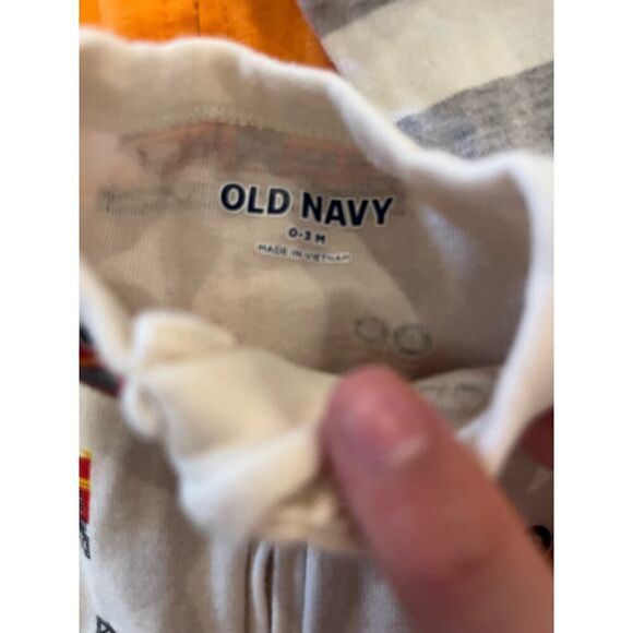 0-3 MONTH BABY BOY CLOTHING BUNDLE - Picture 2 of 3